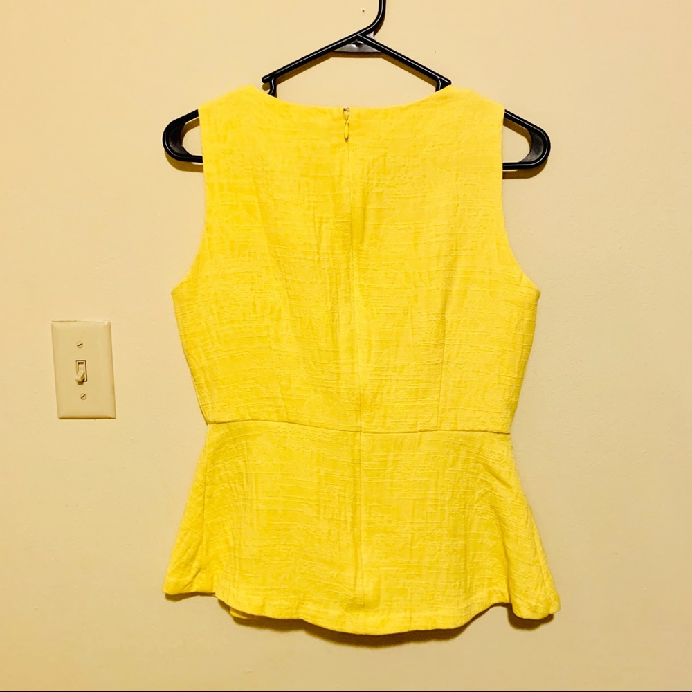 Sleeveless Blouse - Picture 2 of 2